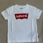 𝑳𝒆𝒗𝒊’𝒔 𝑲𝒊𝒅𝒔
T-Shirt Basic white/red art.157-001