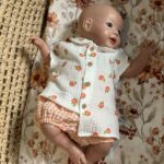 𝑴𝒊𝒄𝒐𝒍𝒊𝒏𝒐
Pagliaccetto neonato “Familia Margot” art.1823