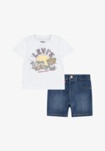 𝑳𝒆𝒗𝒊’𝒔 𝑲𝒊𝒅𝒔
Completo bambino t-shirt e bermuda in jeans