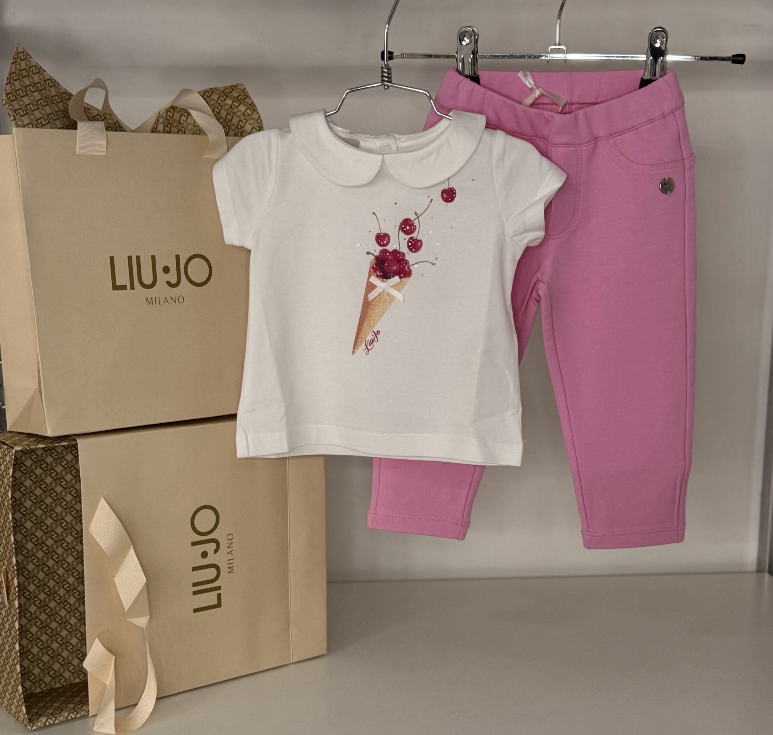 img_7940 ๐๐ฒ๐พโข๐๐ธ
Completo bambina leggings+t-shirt coordinata art.HA5046 - immagine 1