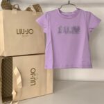 𝓛𝓲𝓾•𝓙𝓸

T-shirt bambina art.KA5095 lilla con logo in strass