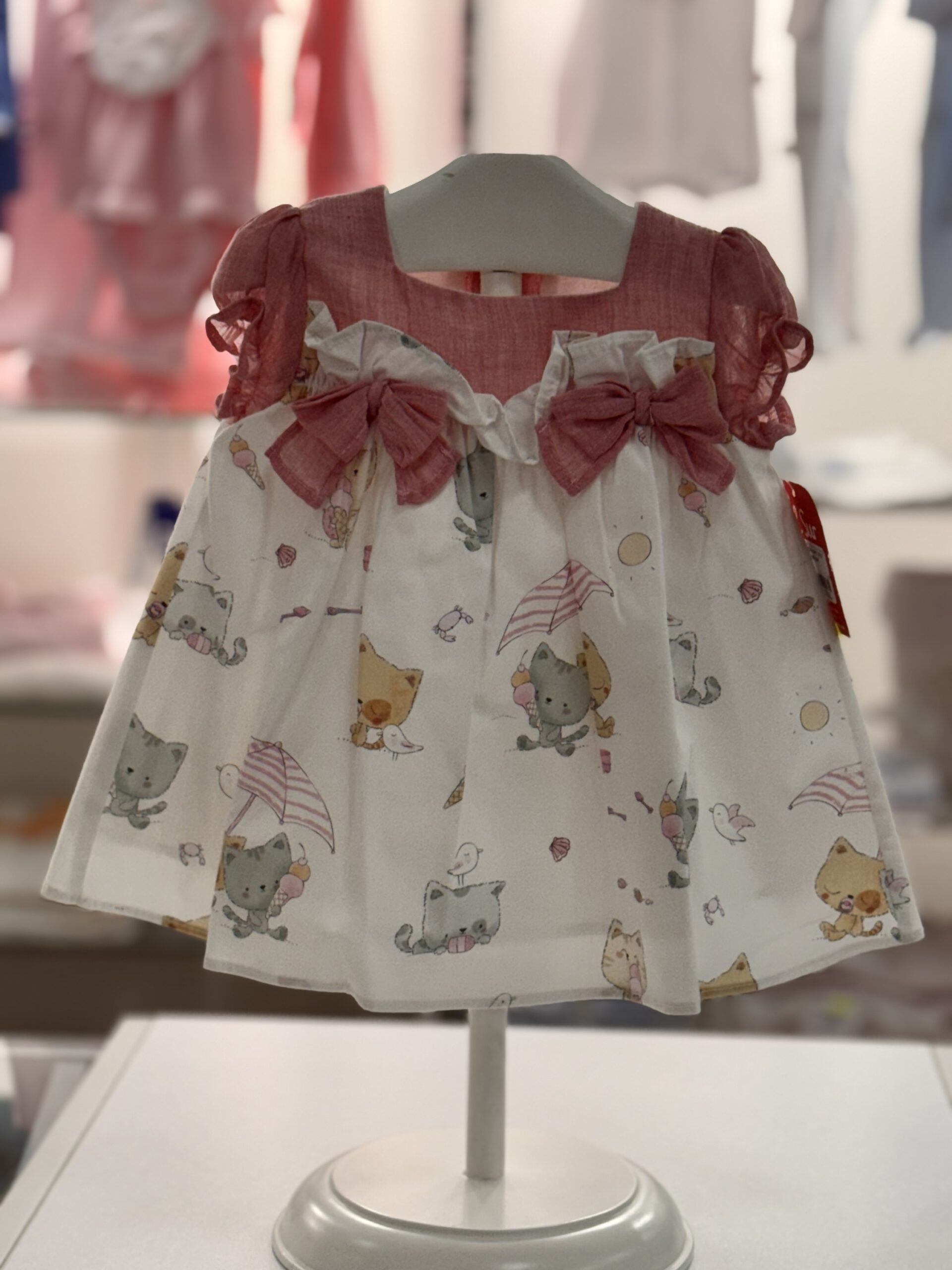 img_8029 𝓓𝓮𝓵 𝓼𝓾𝓻
Vestito bambina “Familia Nerja” art.0372 - immagine 1