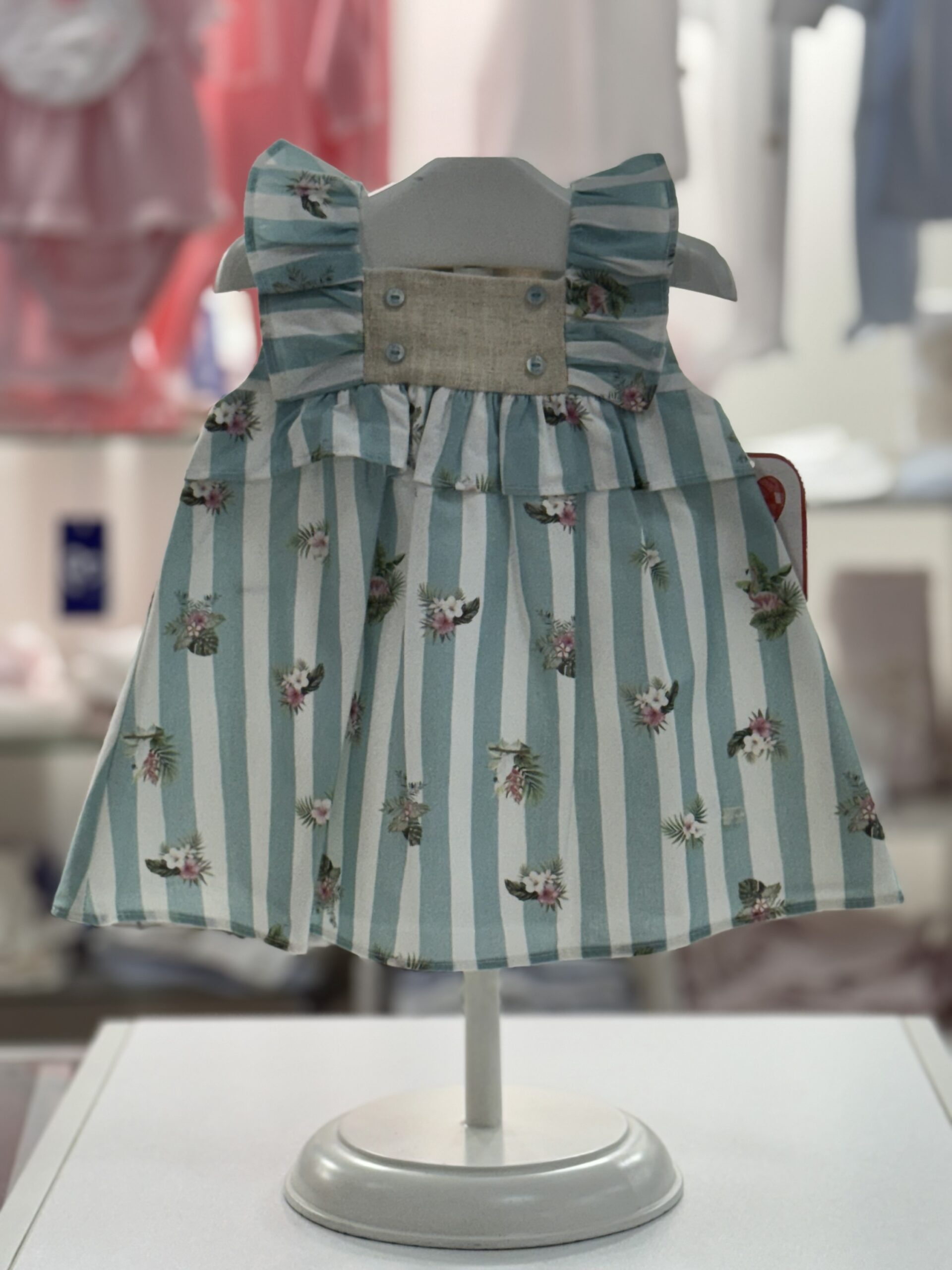 img_8048 𝓓𝓮𝓵 𝓼𝓾𝓻
Vestito bambina “Familia Macedonia” art.0375 - immagine 1