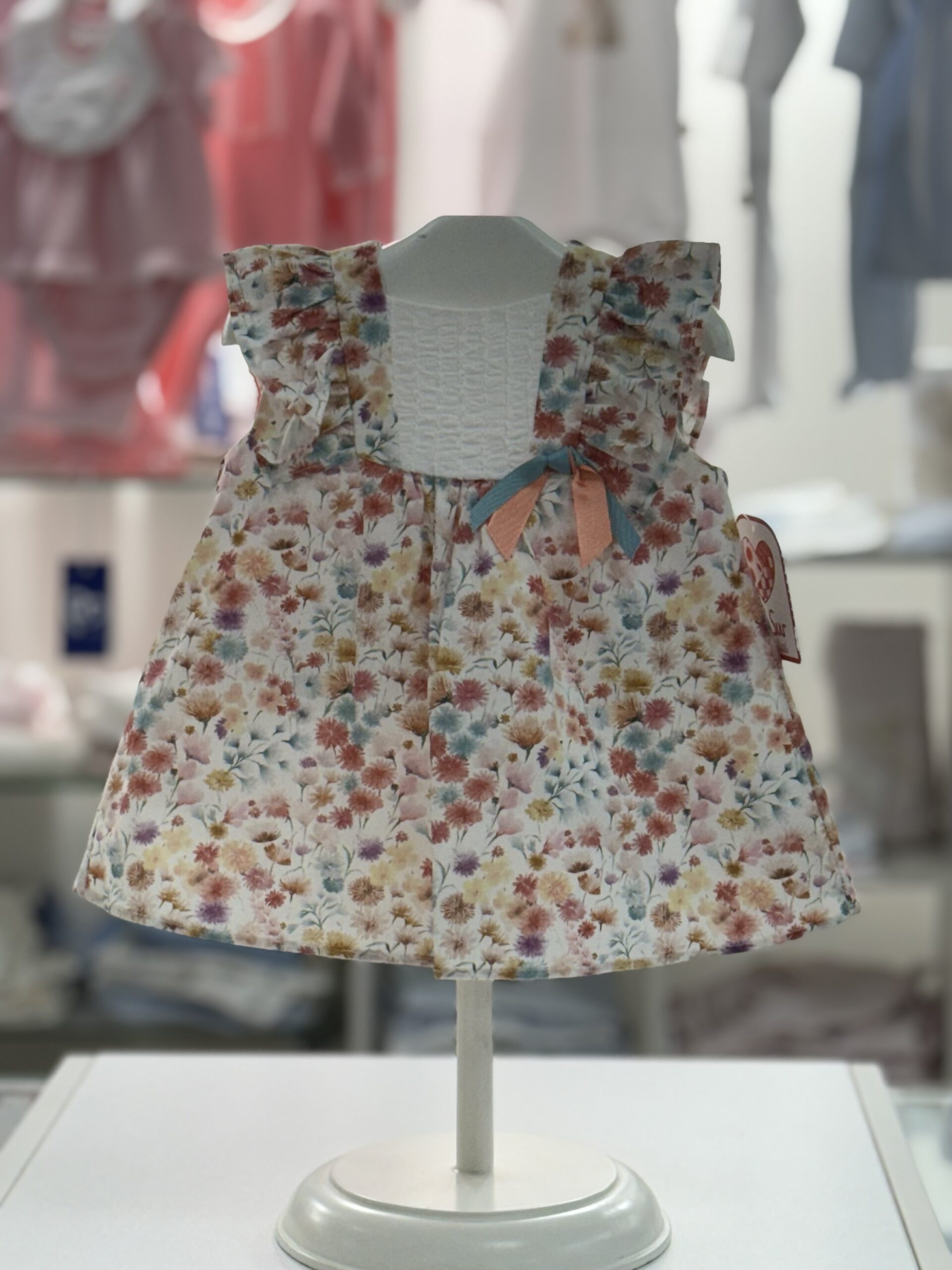 img_8053 𝓓𝓮𝓵 𝓼𝓾𝓻
Vestito bambina “Familia Tarifa” art.0374 - immagine 1
