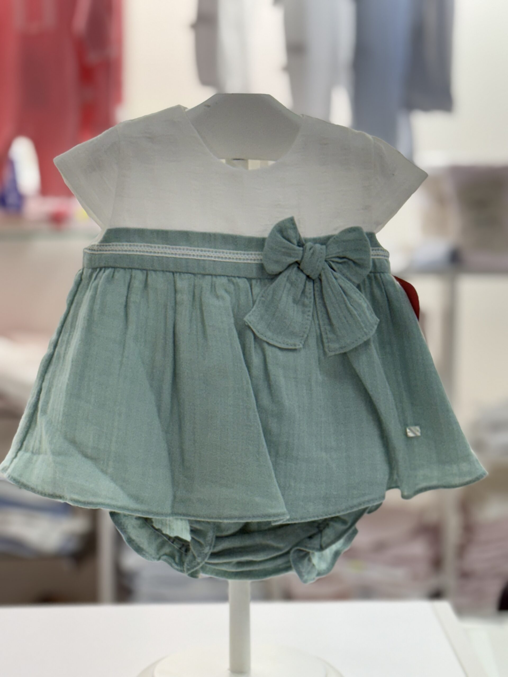 img_8065 𝓓𝓮𝓵 𝓼𝓾𝓻
Vestito bambina con coulotte “Familia Panna Cotta” art.0074 - immagine 1