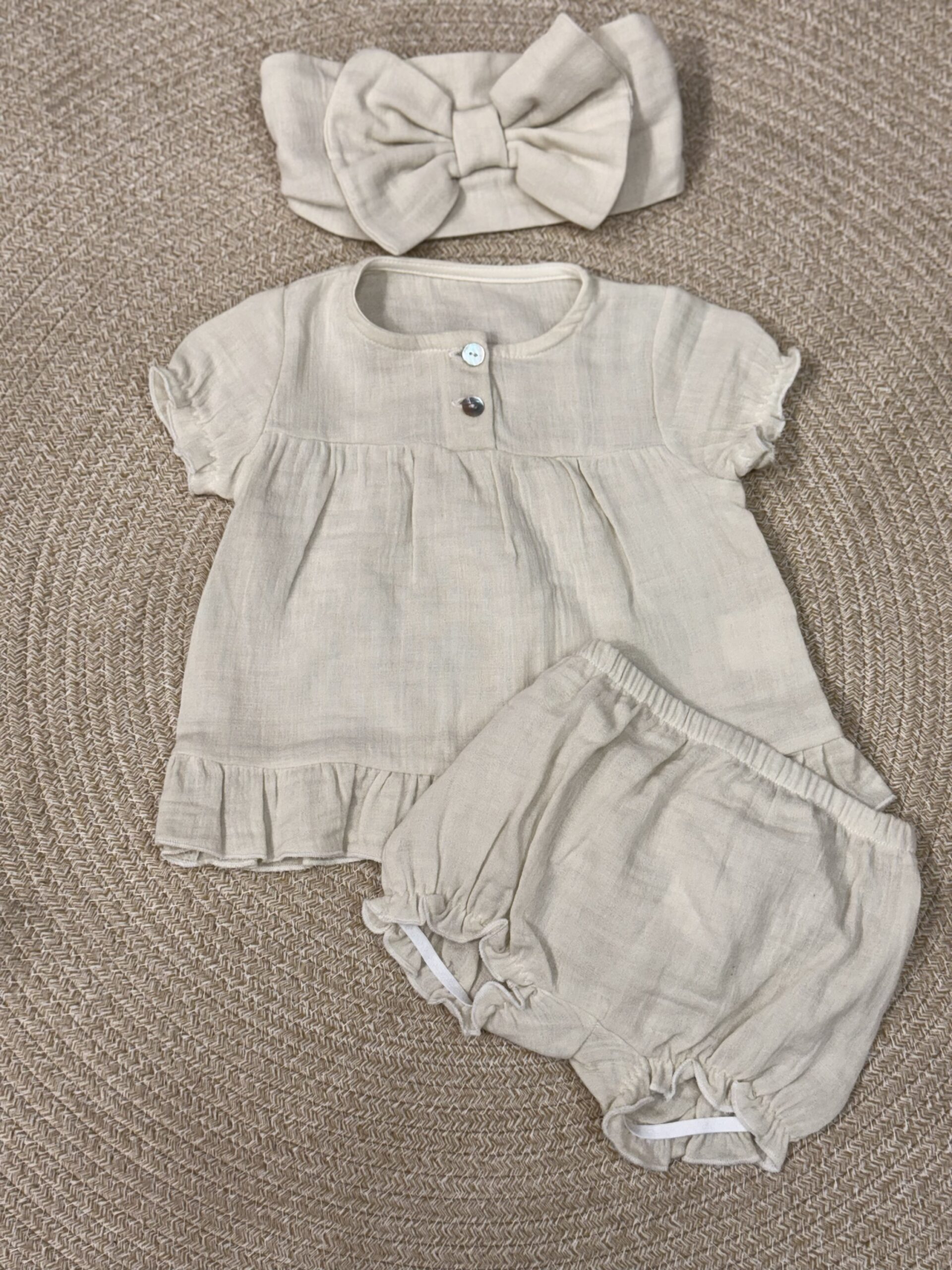img_9060 ๐ฉ๐๐๐๐ฝ๐๐โจ
Completo neonata in lino con fascia coordinata art.T7241/02 - immagine 1