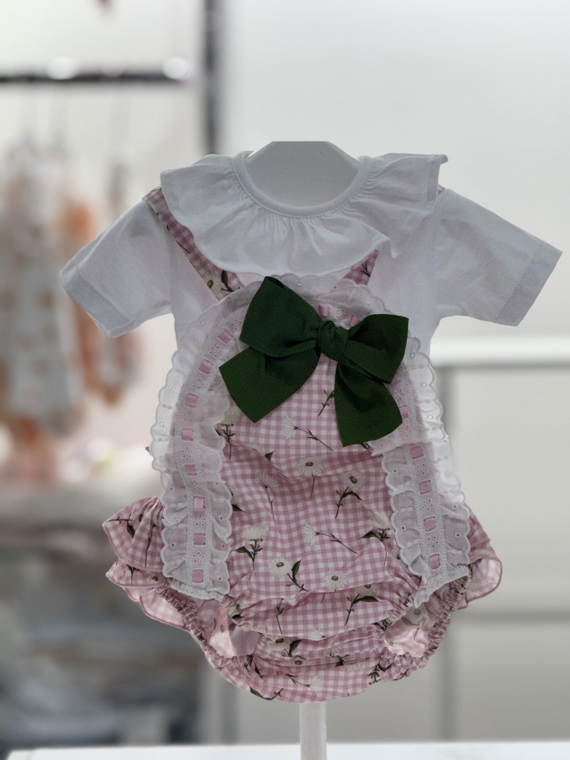 img_9606 Pio pio
Salopette bambina art.VP744 (Senza Body) - immagine 1